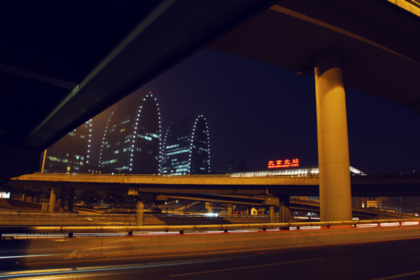 流动的夜